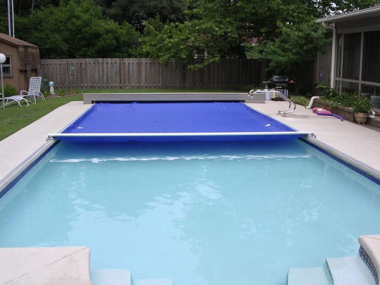 Automatic pool cover